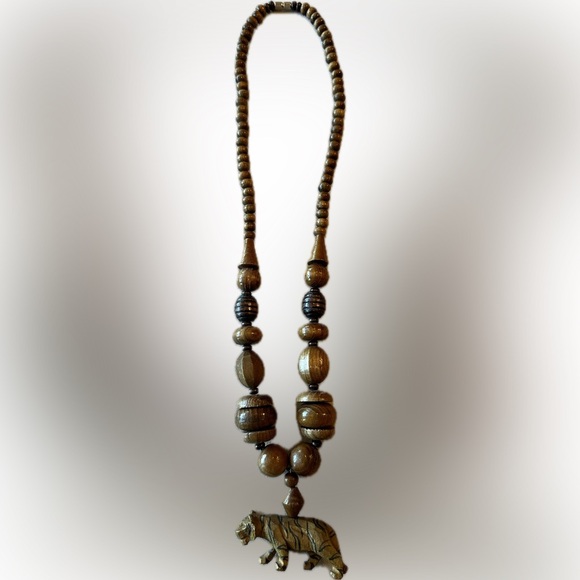 Tiger Vintage Wooden Bead Necklace with screw clasp. Hand carved Tiger bead. EUC - Picture 3 of 16